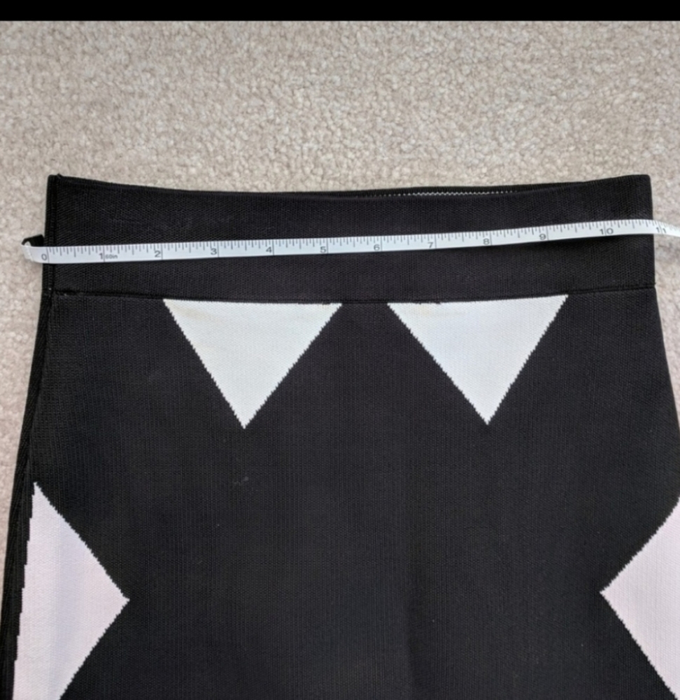 BCBG bandage Leger, -stretch style pencil skirt - Picture 4 of 7